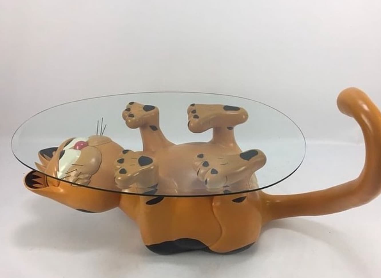 garfield table